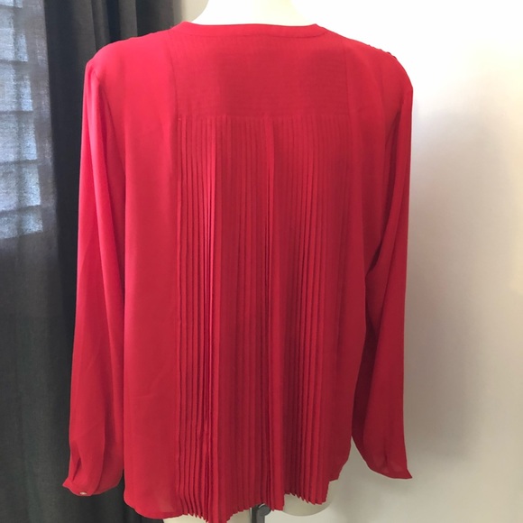 Blouse - Picture 2 of 3